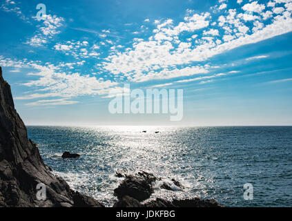 Blick auf das Meer von Fenella Strand in Schale Stockfoto