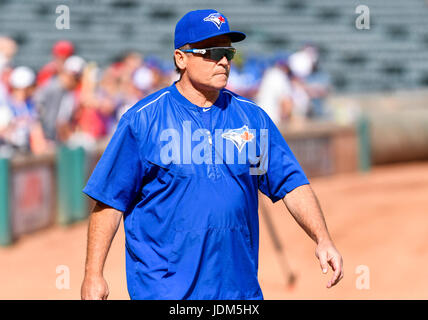 19. Juni 2017: Toronto Blue Jays Manager John Gibbons #5 bei einem MLB-Spiel zwischen der Toronto Blue Jays und die Texas Rangers im Globe Life Park in Arlington, TX Toronto besiegt Texas 7-6 Albert Pena/CSM Stockfoto