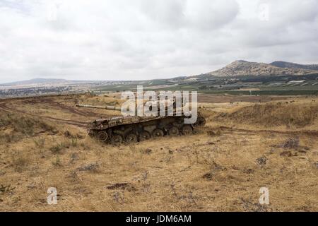 21. Juni 2017 - Golanhöhen, Israel - ein britischer gemacht '' Centurion'' Main Battle Tank sitzt aus den sechs Tag Weg in israelischen besetzten Syrien verlassen. (Bild Kredit: © Alex Edelman über ZUMA Draht) Stockfoto