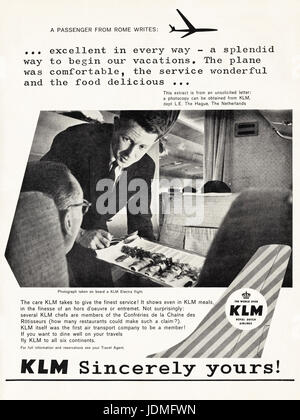 1960er Jahren Anzeige Werbung der niederländischen Fluggesellschaft KLM im Magazin vom 5. Dezember 1960 Stockfoto