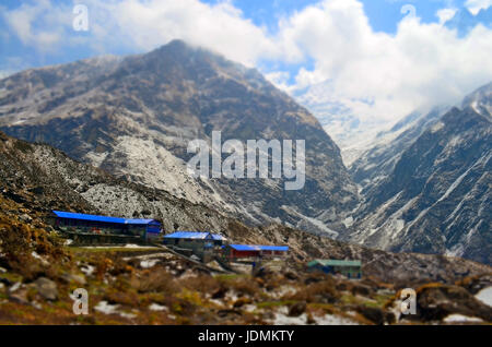 Lodges für Reisende auf dem Berg, im Machpuchare Base Camp. Annapurna Base Camp-Track. Stockfoto