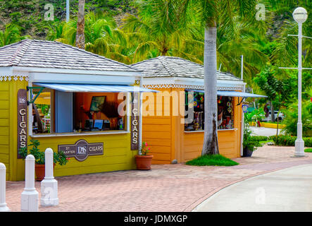 Hafendorf Punkt Duty-Free-Shops auf Karibik Insel St. Maarten/St. Martin. Stockfoto