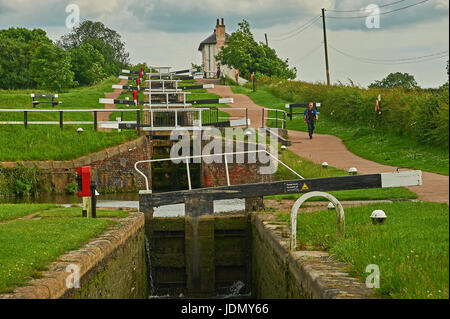 Foxton sperrt am Leicester Arm des Grand Union Canal an einem Sommerabend. Stockfoto