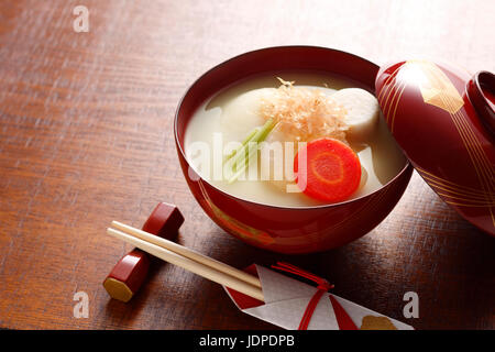 Japanische traditionelle Speisen in einem Ryokan in Tokyo, Japan Stockfoto