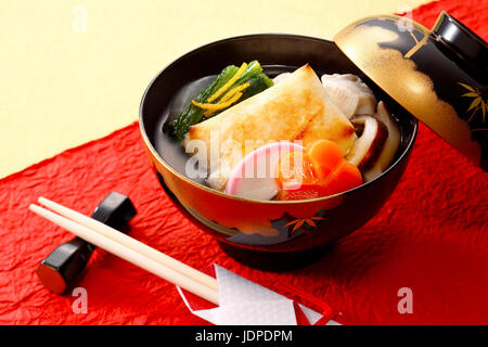 Japanische traditionelle Speisen in einem Ryokan in Tokyo, Japan Stockfoto