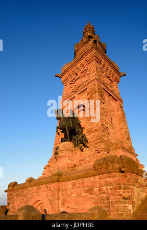 Kyffhäuser-Denkmal im Abendlicht, in der Nähe von Bad Frankenhausen, Thüringen, Deutschland Stockfoto