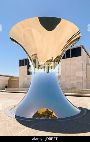 "Die Welt auf den Kopf drehen," Artwork von Anish Kapoor, Israel Museum, Jerusalem. Stockfoto