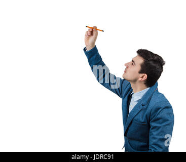 Geschäftsmann mit einem Bleistift in der Hand versuchen, eine phantasievolle Skizze zu zeichnen. Isoliert auf weißem Hintergrund. Stockfoto