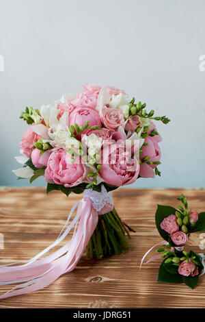 Hochzeit Brautstrauß klassische Formen in rosa Tönen. Floristik Hochzeit Stockfoto