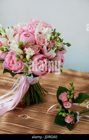 Hochzeit Brautstrauß klassische Formen in rosa Tönen. Floristik Hochzeit Stockfoto