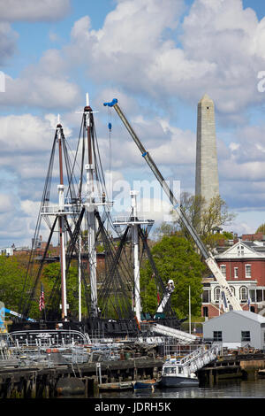 USS Constitution und Bunker Hill Monument Charlestown Boston USA Stockfoto
