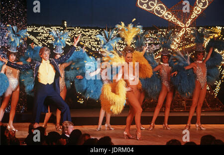 Tänzer im Moulin Rouge Kabarett, Clichy, Paris, Frankreich Stockfoto