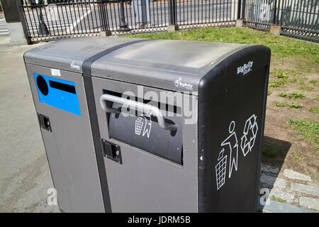 BigBelly solar angetriebene Verdichtung Mülleimer und recycling bin Boston USA Stockfoto