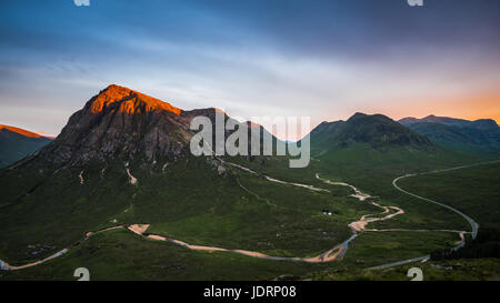 Sommer Sonnenaufgang an einem Steg am Loch Lomond Stockfoto