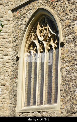 Gewölbte Fenster in der Allerheiligen Kirche, Fulham Stockfoto