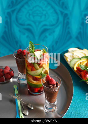 Cocktail mit Schokoladenmousse Stockfoto