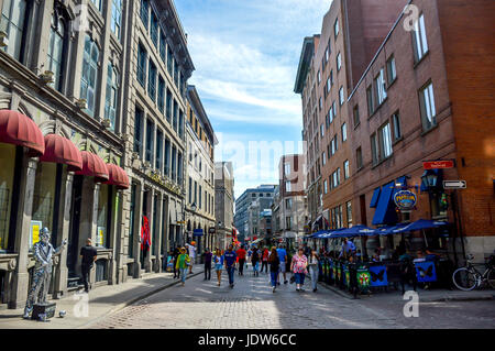 Montreal, Kanada - 15. Juni 2017: Beliebte St.Paul street im alten Hafen. Um Menschen zu sehen. Stockfoto