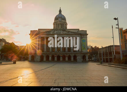 Der alte Markt mit denkmalgeschützten Rat haus von Thomas Cecil Howitt (1929), Nottingham, Nottinghamshire, East Midlands, England Stockfoto