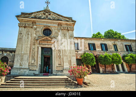 Die Kirche von Santa Maria del Priorato, im Inneren der Villa Gran Priorato di Roma del Sovrano Militare Anwaltskammern di Malta, Briefely Gran Priorato di Roma, Rom, Italien Stockfoto