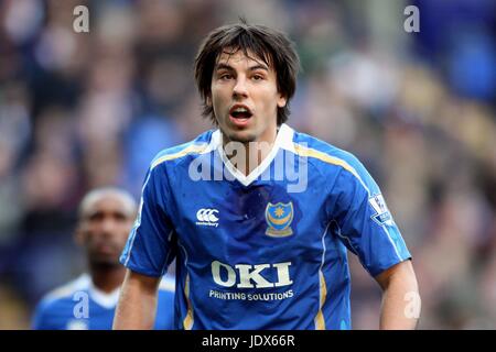 MILAN BAROS PORTSMOUTH FC REEBOK STADIUM BOLTON ENGLAND 9. Februar 2008 Stockfoto