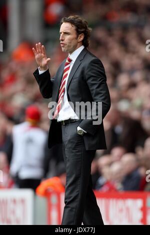 GARETH SOUTHGATE MIDDLESBROUGH FC MANAGER Anfield Road LIVERPOOL ENGLAND 23. Februar 2008 Stockfoto