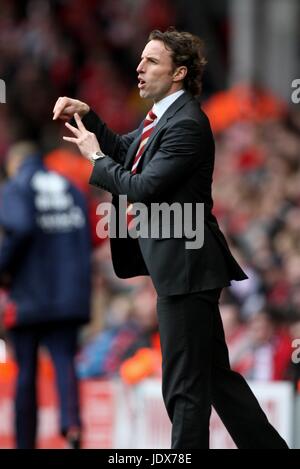 GARETH SOUTHGATE MIDDLESBROUGH FC MANAGER Anfield Road LIVERPOOL ENGLAND 23. Februar 2008 Stockfoto