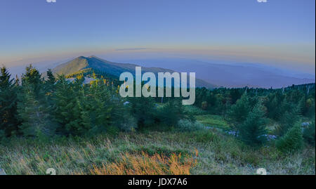 Spitze des Mount Mitchell vor Sonnenuntergang Stockfoto