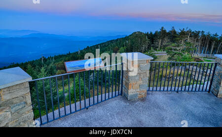 Spitze des Mount Mitchell vor Sonnenuntergang Stockfoto