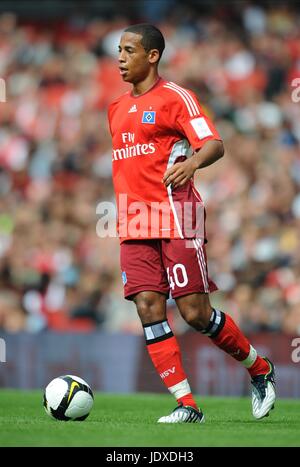 DENNIS AOGO Hamburger SV EMIRATES Stadion LONDON ENGLAND 3. August 2008 Stockfoto