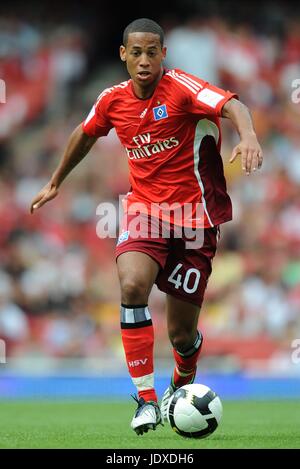 DENNIS AOGO Hamburger SV EMIRATES Stadion LONDON ENGLAND 3. August 2008 Stockfoto