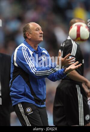 LUIZ FELIPE SCOLARI CHELSEA MANAGER CITY OF MANCHESTER STADIUM MANCHESTER ENGLAND 13. September 2008 Stockfoto