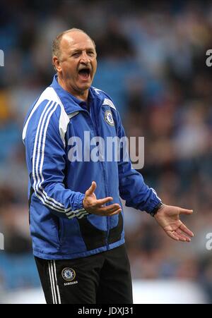 LUIZ FELIPE SCOLARI CHELSEA MANAGER CITY OF MANCHESTER STADIUM MANCHESTER ENGLAND 13. September 2008 Stockfoto