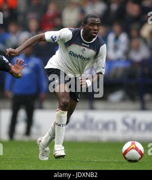 FABRICE MUAMBA BOLTON WANDERERS FC REEBOK STADIUM BOLTON ENGLAND 18. Oktober 2008 Stockfoto