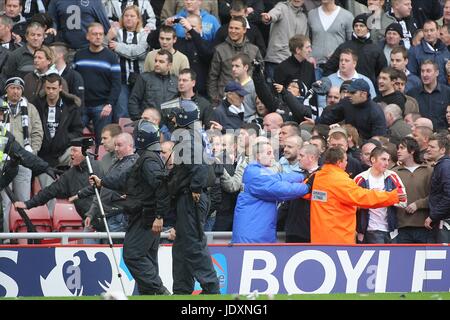 Menge Ärger SUNDERLAND V NEWCASTLE Stadion von leichten SUNDERLAND ENGLAND 25. Oktober 2008 Stockfoto