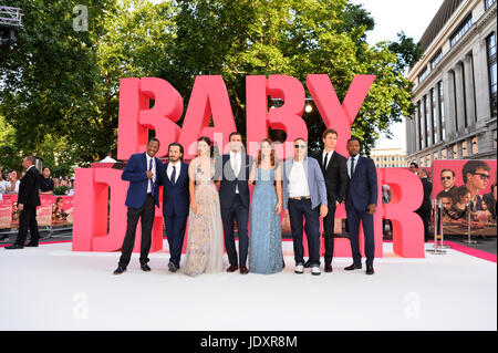 (links nach rechts) CJ James, Edgar Wright, Eiza Gonzalez, JOn Hamm, Lily James, Kevin Spacey, Ansel Elgort und Jamie Foxx Teilnahme an der Baby-Treiber-Premiere im Cineworld am Leicester Square in London statt. Stockfoto