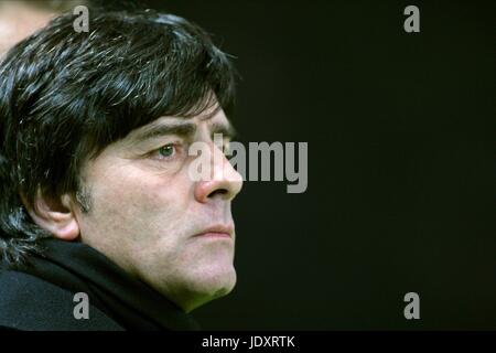 JOACHIM LOW FUßBALLTRAINER Olympiastadion BERLIN Deutschland 19. November 2008 Stockfoto