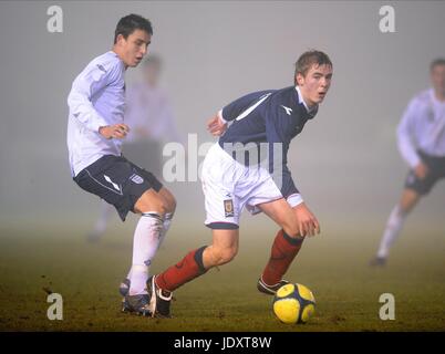 GEORGE THORNE GRAEME MCGREGGOR ENGLAND U16 V Schottland U16 SINCIL BANK LINCOLN ENGLAND 28. November 2008 Stockfoto