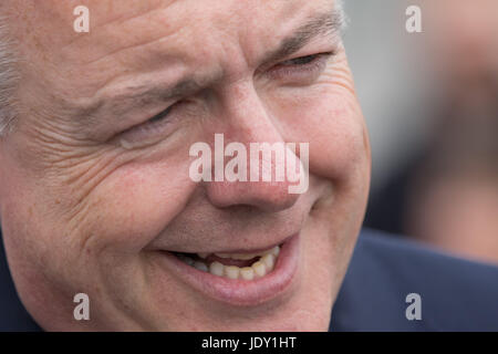 Swansea, Großbritannien. 9. Juni 2017.  Labour Welsh Assembly erster Minister Carwyn Jones, Teilnahme an Arbeits-Mitglied Treffen im Knab Felsen, Mumbles, Swansea. Stockfoto