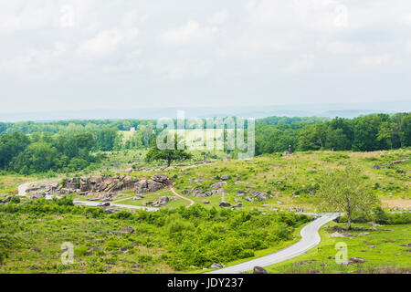 Gettysburg, USA - 24. Mai 2017: Landschaft mit Blick auf Blick vom Little Round Top in Gettysburg Schlachtfeld Nationalpark mit Blick auf des Teufels Höhle Stockfoto