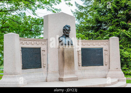 Gettysburg, USA - 24. Mai 2017: Gettysburg Staatsangehörig-Kirchhof Schlachtfeld Park mit Lincoln Memorial Adresse und statue Stockfoto