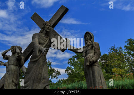 Statue von Jesus Christus mit Kreuz Stockfoto