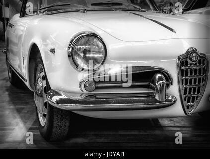 RIMINI, Italien - Februar 12, 2017: italienische Oldtimer Alfa Romeo Giulietta Spider 1600 (1964) Stockfoto