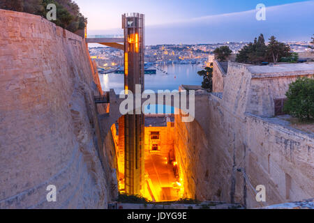 Grand Harbor und Barrakka Lift in Valletta, Malta Stockfoto