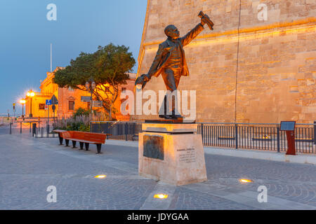 Statue von Manwel Dimech, Valletta, Malta Stockfoto