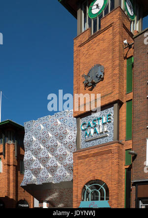 Die neu renovierten Eingang zum Schloss Mall Shopping Centre, (2016) in Norwich, Norfolk, England, Großbritannien Stockfoto