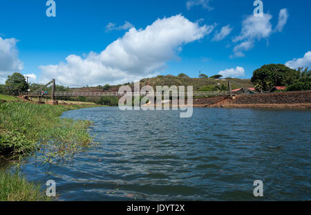 Blick auf die berühmte Hängebrücke in Hanapepe Kauai Stockfoto