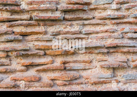 Überreste der berühmten antiken Mauern von Konstantinopel in Istanbul Stockfoto