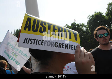 Tag des Zorns Protest Londons und Gerechtigkeit für Grenfell Stockfoto