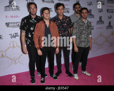 Las Vegas, NV, USA. 21. Juni 2017. 21. Juni 2017 - Las Vegas, Nevada - Arkells. 2017 NHL Awards Magenta Carpet Arrivas bei T-Mobile Arena. Bildnachweis: MJT/AdMedia Credit: Mjt/AdMedia/ZUMA Draht/Alamy Live-Nachrichten Stockfoto