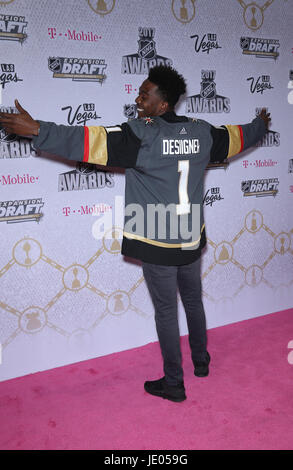 Las Vegas, NV, USA. 21. Juni 2017. 21. Juni 2017 - Las Vegas, Nevada - Desiigner. 2017 NHL Awards Magenta Carpet Arrivas bei T-Mobile Arena. Bildnachweis: MJT/AdMedia Credit: Mjt/AdMedia/ZUMA Draht/Alamy Live-Nachrichten Stockfoto